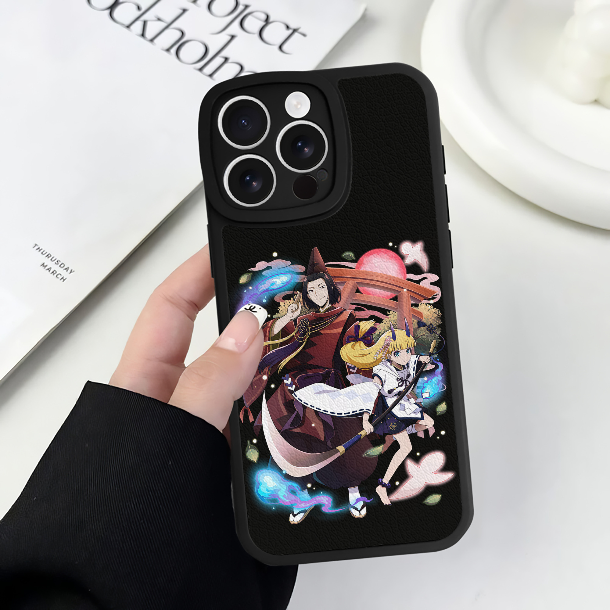 （画像用） 文豪ストレイドッグス Bungo Stray Dogs 【iPhone 16シリーズ対応】シリコンスマホケース（レザー調） 材質：シリコン